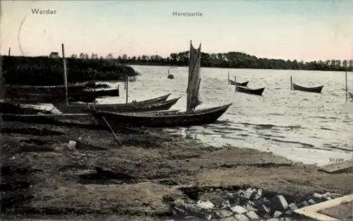 Ak Werder an der Havel, Ufer, Segelboote