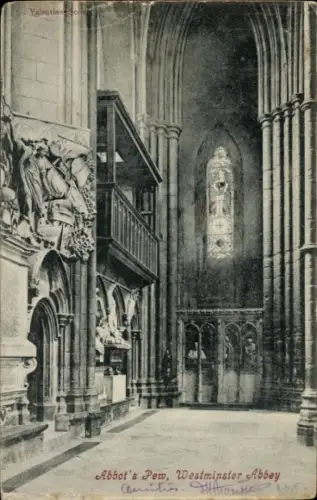 Ak City of Westminster London England, Abbot's Pew,  Innenansicht, Skulpturen, religiöse Motive