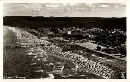 Ak Międzyzdroje Ostseebad Misdroy Pommern, Fliegeraufnahme vom Strand