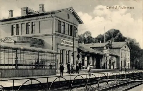 Ak Paulinenaue im Havelland, Bahnhof Gleisseite, Bahnsteig