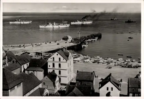 Ak Nordseeinsel Helgoland, Hapag-Seebäderdampfer auf der Reede, Panorama