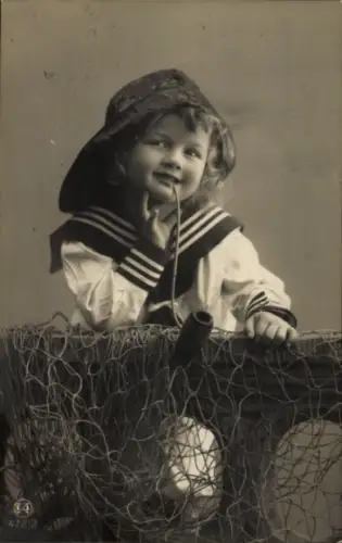 Foto Ak Junge im Matrosenkostüm, Portrait