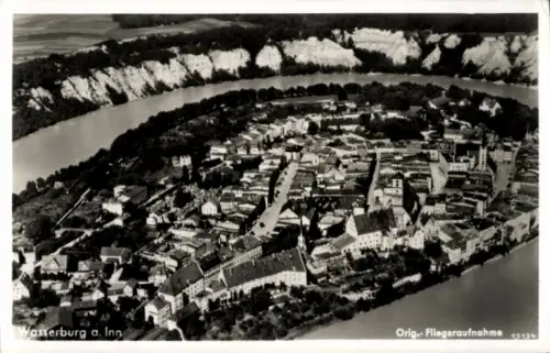 Ak Wasserburg am Inn Oberbayern, Luftaufnahme von  Fluss, Stadtansicht, 1940