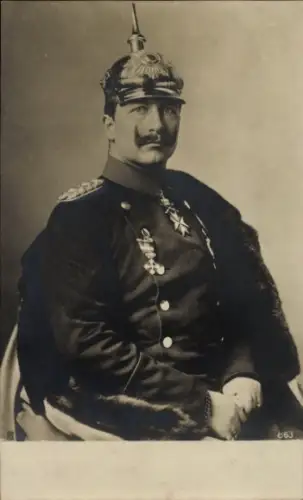 Ak Kaiser Wilhelm II., Portrait in Uniform, Pickelhaube, Orden