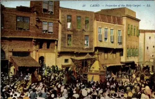 Ak Cairo Kairo Ägypten, Prozession des Heiligen Teppichs, Menschenmenge, Gebäude, Kairo
