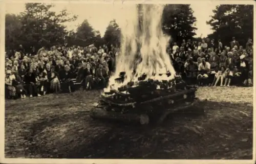 Ak Ommen Overijssel Niederlande, 10. Int. Starcamp Kongress, Krishnamurti, Gäste am Lagerfeuer