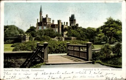 Ak Gateshead Tyne and Wear England, Saltwell Park House,  Parkansicht, Brücke, Natur