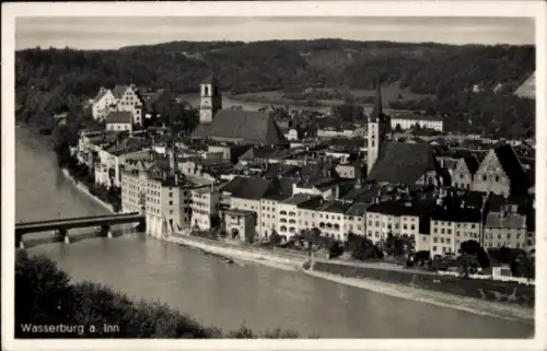 Ak Wasserburg am Inn Oberbayern, Stadtansicht, Fluss, Brücke, Türme,  Gebäude