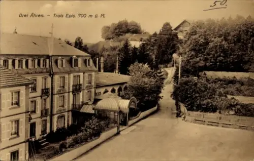 Ak Trois Épis Drei Ähren Elsass Haut Rhin, Drei Ähren,  700 m ü. M., Gebäude, Straße, Bäume