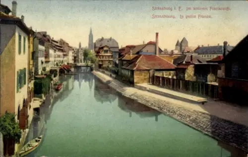 Ak Strasbourg Straßburg Elsass Bas Rhin, im kleinen Frankreich, Blick Flußaufwärts, Stadt