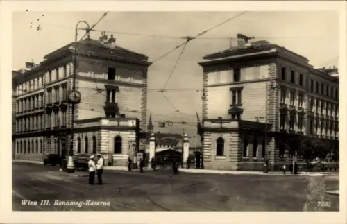 Ak Wien 3 Landstraße, Wien III. Rennweg-Kaserne, zwei Gebäude, Straßenansicht, Uhr, Straßenbahn