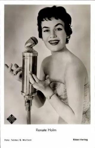 Ak Schauspielerin Renate Holm, Portrait am Mikrofon