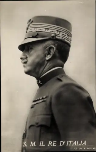 Ak König Viktor Emanuel III. von Italien, Portrait in Uniform