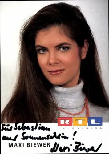 Autogrammkarte Moderatorin Maxi Biewer, Portrait, Autogramm
