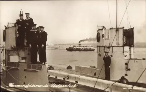 Ak Deutsche Unterseeboote, U-Boote, Kommandotürme, Matrosen, Kaiserliche Marine, Dampfschiff