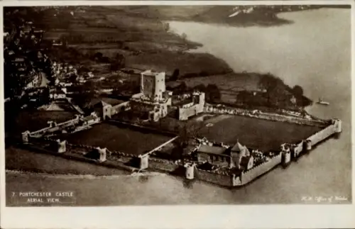 Ak Portchester Hampshire England, Portchester Castle, Luftbild