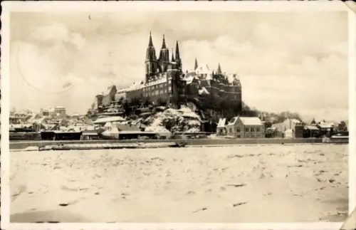 Ak Meißen an der Elbe, Schneebedeckte Burg, Fluss, Stadtansicht, Poststempel, Grüße aus Meißen