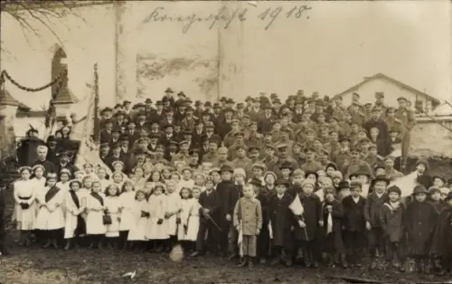 Foto Ak Palling in Oberbayern, Kriegerfest 1918, Gruppenbild, Soldaten in Uniform, Kinder