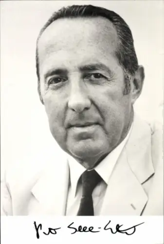 Ak Journalist, Publizist und Autor Peter Scholl-Latour, Portrait, Autogramm