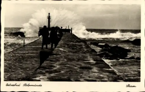 Ak Ustka Stolpmünde Pommern, Sturmflut, Mole