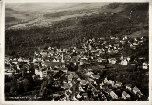 Ak Donzdorf in Württemberg, Luftaufnahme von  viele Häuser, Landschaft im Hintergrund