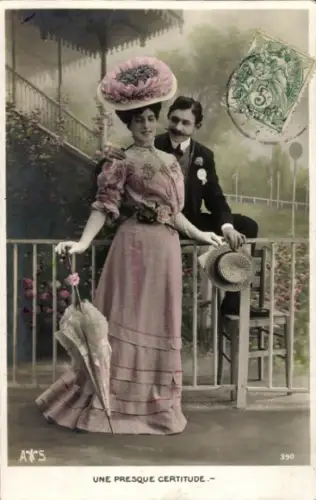 Ak Liebespaar, Noble Frau, Mann in schwarzem Anzug