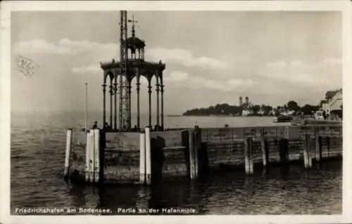 Ak Friedrichshafen am Bodensee, Friedrichshafen am Bodensee, Hafenmole, Wasser, Menschen