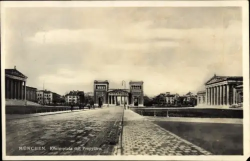 Ak München, Königsplatz, Propyläen