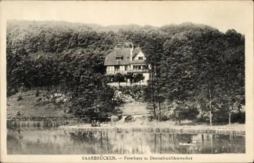 Ak Saarbrücken im Saarland, Forsthaus, Deutschmühlenweiher, Wald, Wasser, 