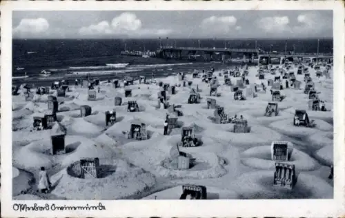 Ak Świnoujście Swinemünde Pommern, Strandpartie, Strandkörbe, Seebrücke