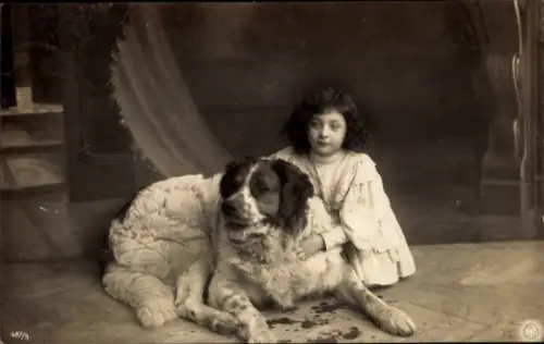 Ak Mädchen mit Hund, Portrait