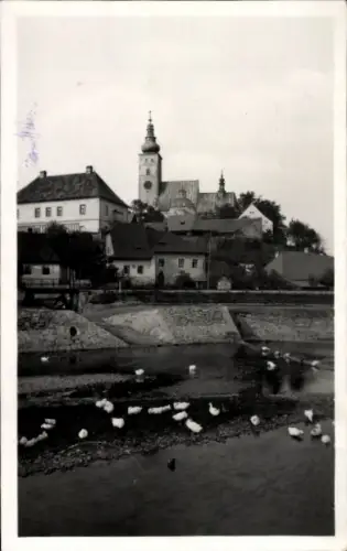 Ak Příbor Freiberg in Mähren Mährisch Schlesien, Schwarz-Weiß-Foto, Kirche, Häuser, Wasser, Enten