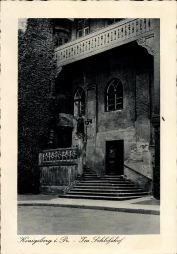 Ak Kaliningrad Königsberg Ostpreußen, Königsberg i. Pr., Schlosshof, Treppe,  Architektur