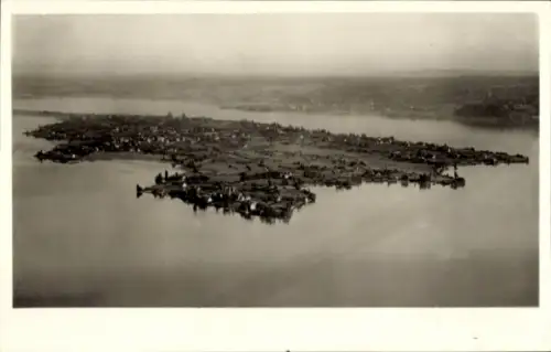 Ak Mittelzell Insel Reichenau im Bodensee, Luftaufnahme der Insel Reichenau, Bodensee, Wasser, La