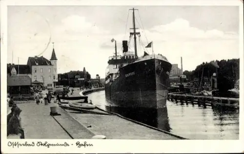 Ak Ustka Stolpmünde Pommern, Dampfer im Hafen