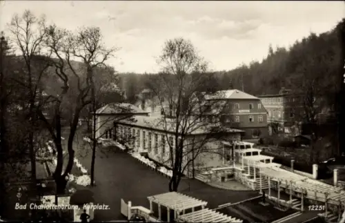 Ak Jedlina Zdrój Bad Charlottenbrunn Schlesien, Kurplatz