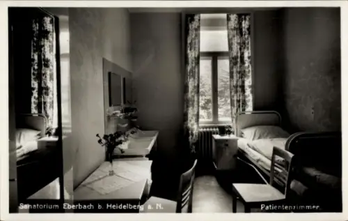 Ak Heidelberg am Neckar, Sanatorium Eberbach, Patientenzimmer, zwei Betten, Waschbecken, Spiegel