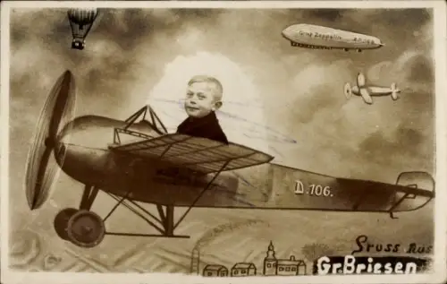 Foto Ak Kind im Flugzeug, Zeppelin, Ballon, Groß Briesen
