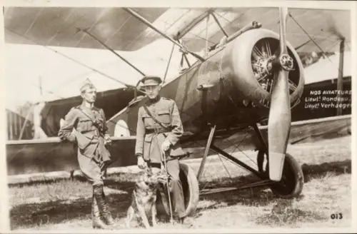 Foto Ak Französische Kampfflieger, Lieut. Rondeau, Lieut. Verhaege, Flugzeug, Hund