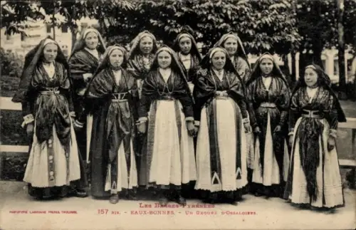 Ak Eaux Bonnes Pyrénées Atlantiques, Une Groupe d'Ossaloises