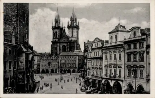 Ak Praha Prag Tschechien, Týnkirche, Platz mit Menschen,  Gebäude