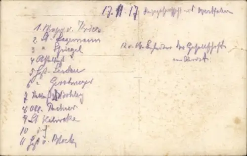 Foto Ak Deutsche Soldaten in Uniformen, Gruppenfoto, Zivilisten