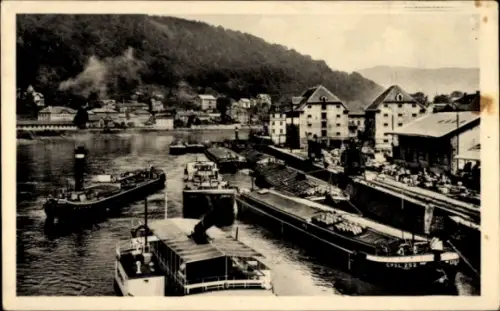 Ak Děčín Tetschen an der Elbe Region Aussig, Schiffe auf der Elbe