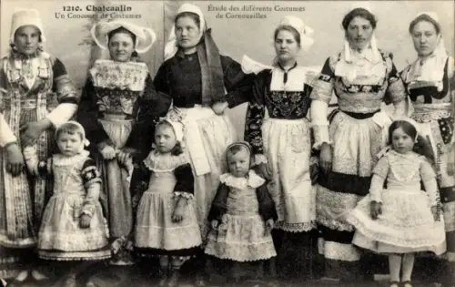 Ak Chateaulin Finistère, Frauen und Kinder in bretonischen Trachten