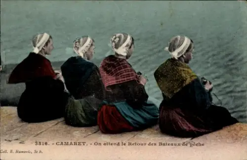 Ak Camaret sur Mer Finistère, Frauen in bretonischen Trachten