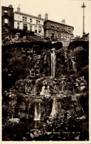 Ak Ventnor Isle of Wight England, Wasserfall, Felsen, Pflanzen,  Schwarz-Weiß-Foto