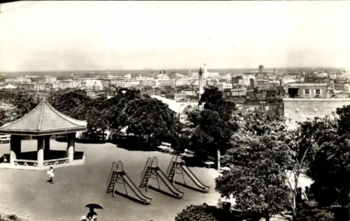 Foto Ak Yokohama Präf. Kanagawa Japan, Stadtpanorama, Spielplatz, Rutschen