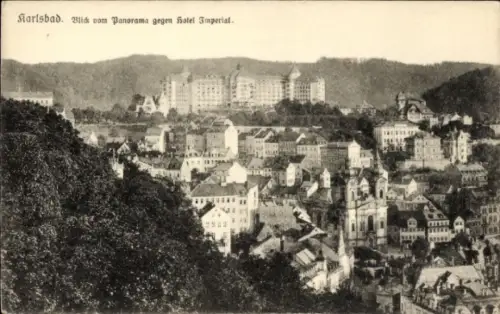 Ak Karlovy Vary Karlsbad Stadt, Blick vom Panorama gegen Hotel Imperial