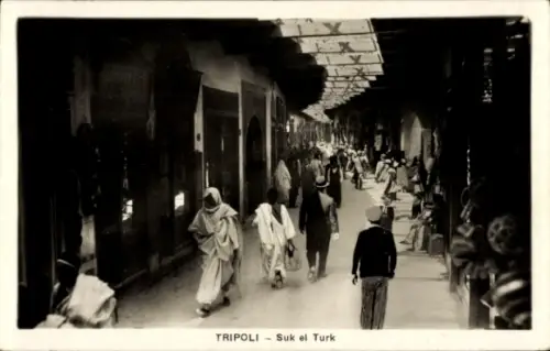 Ak Tripolis Tripoli Libyen, TRIPOLI, Suk el Turk, Menschen, Markt, Geschäfte, traditionelle Kleid