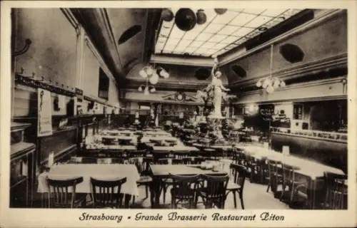 Ak Strasbourg Straßburg Elsass Bas Rhin, Innenansicht eines Restaurants, Tische und Stühle, Statu